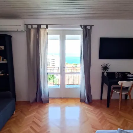 Mirna Apartment *