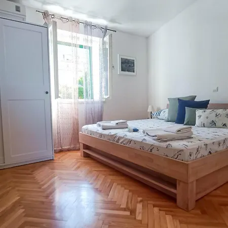 Apartment Mirna Makarska