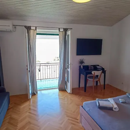 Apartment Mirna *