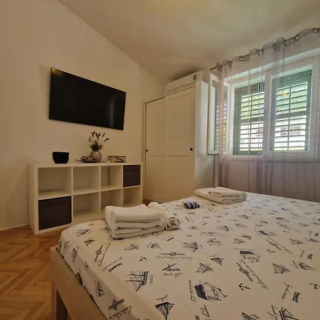 Apartment Mirna