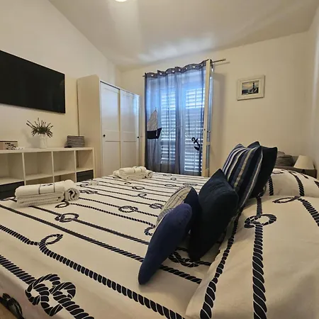 Apartament Mirna *