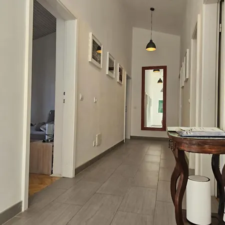 Mirna Lägenhet Makarska