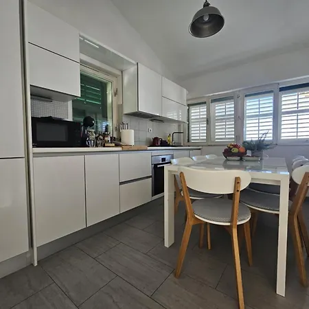 Lägenhet Mirna Makarska