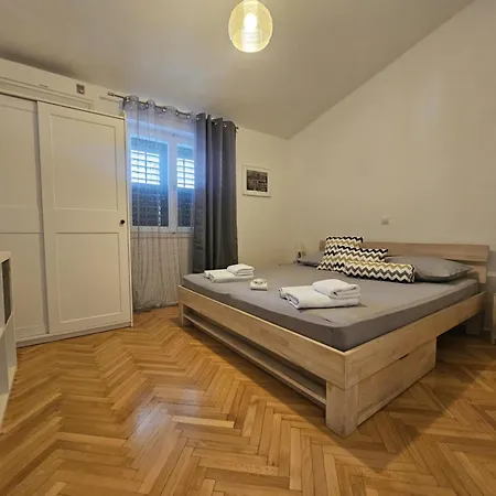 Apartment Mirna Makarska