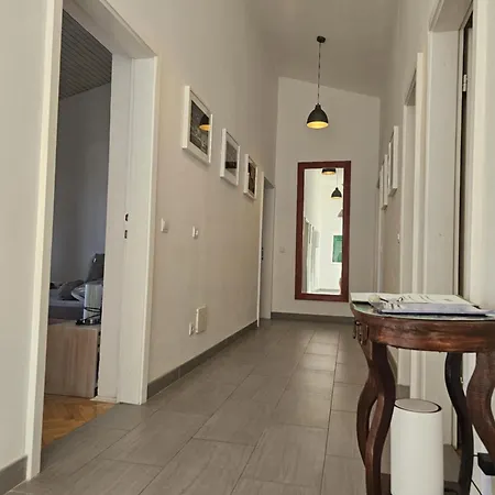 Mirna Apartment *